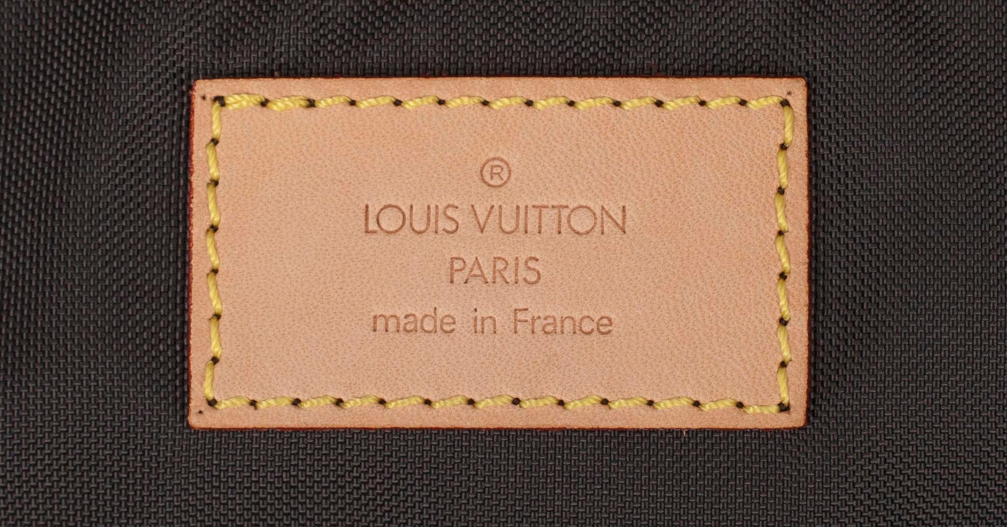 KLÄDÖVERDRAG, "Garment Bag", Louis Vuitton.