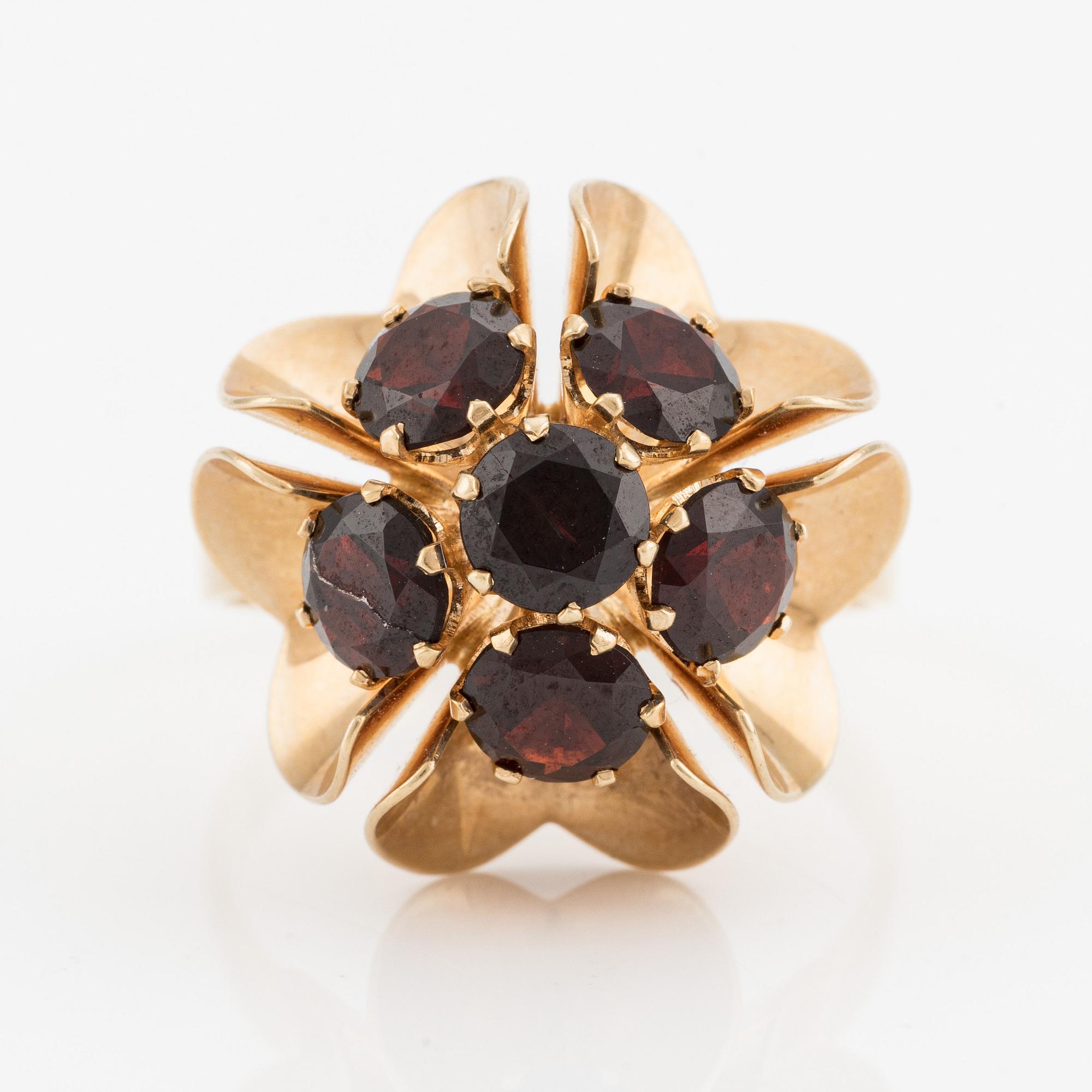 Ring 18K guld med granater.