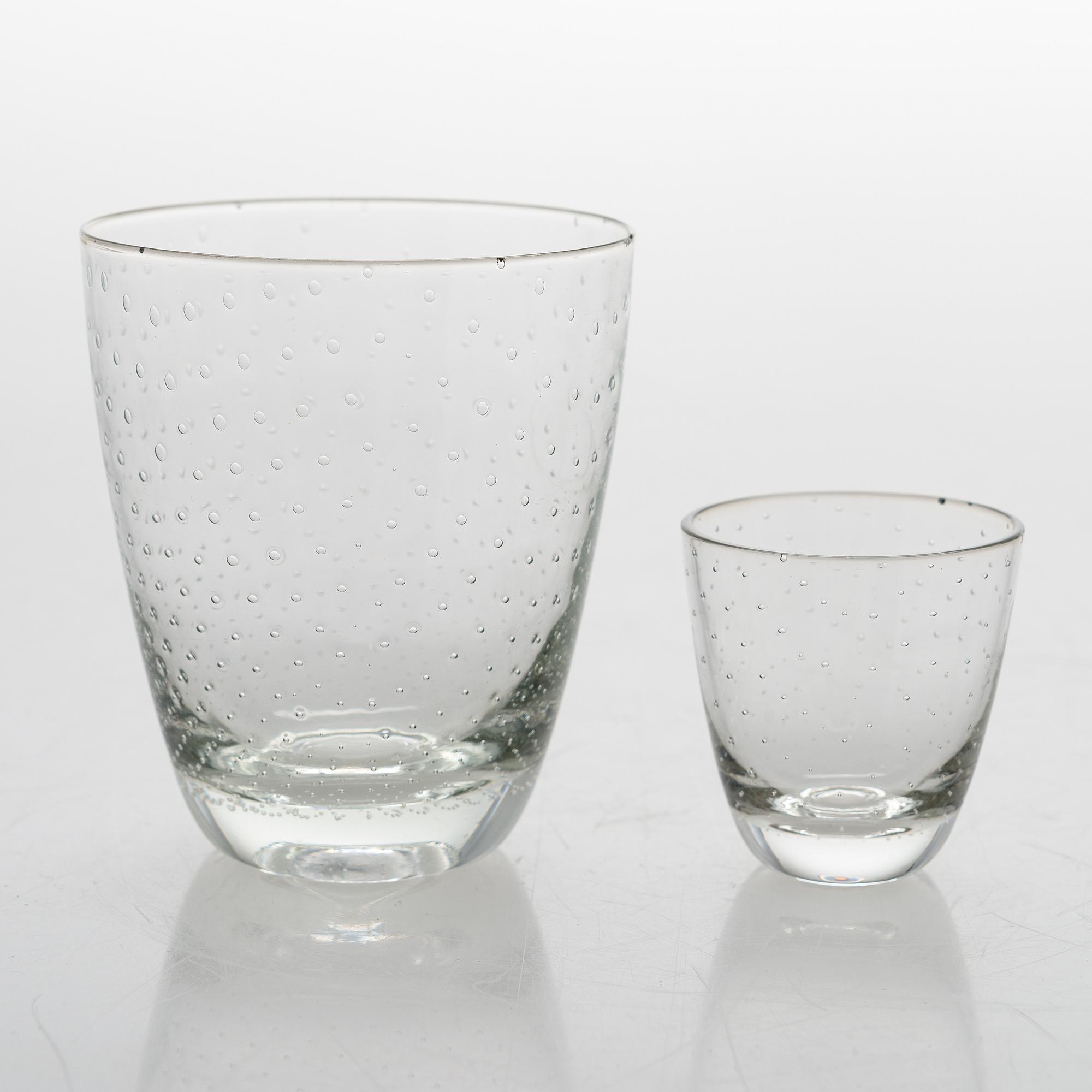 GUNNEL NYMAN, 15-piece Mid-Century Glassware Set by Nuutajärvi, Finland.