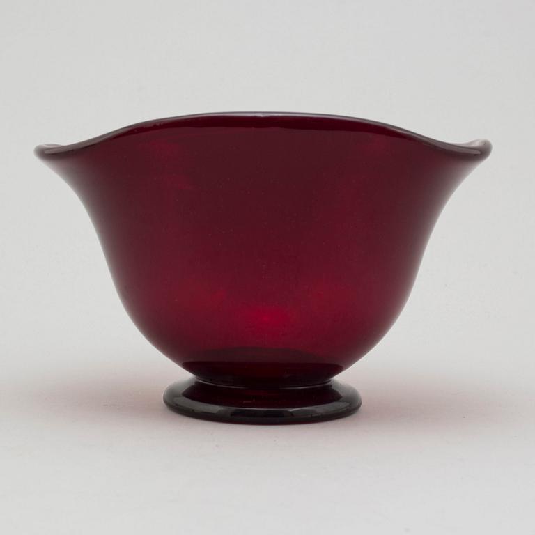 MONICA BRATT, a glass bowl for Reijmyre.