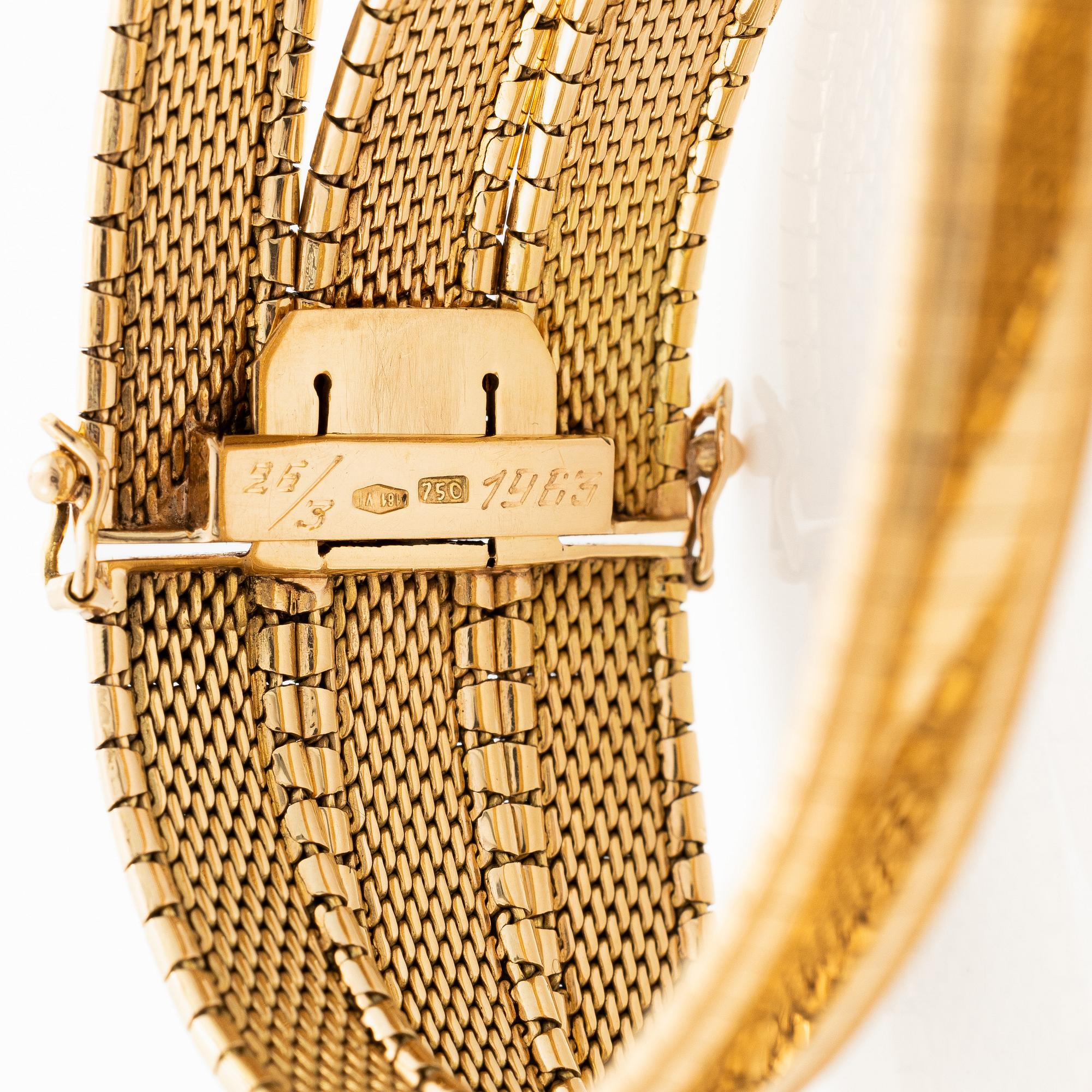 18K gold bracelet.