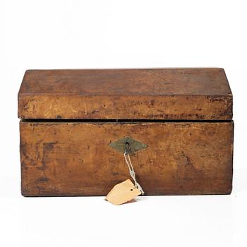 A cutlery box, 18th Century.