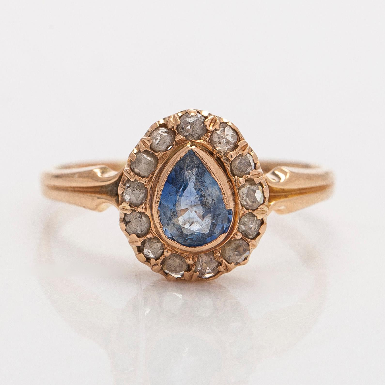 Ring, pear-shaped sapphire, rose-cut diamonds, 14K (56) gold.