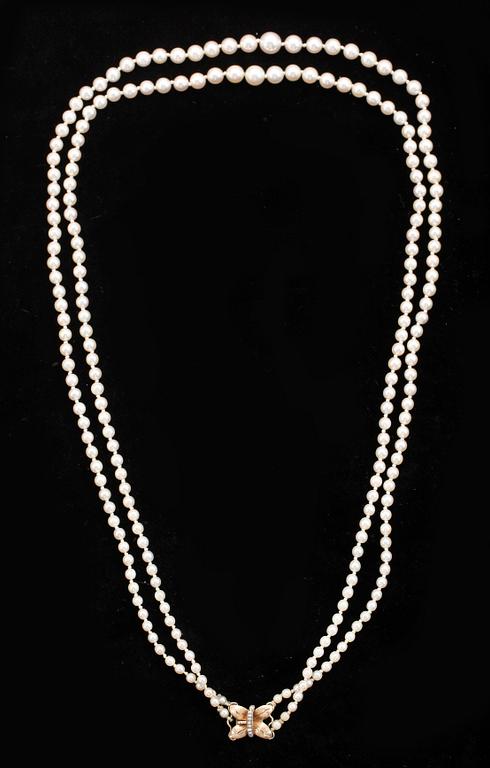 PÄRLCOLLIER, guldlås, 18K, otydliga svenska stämplar.