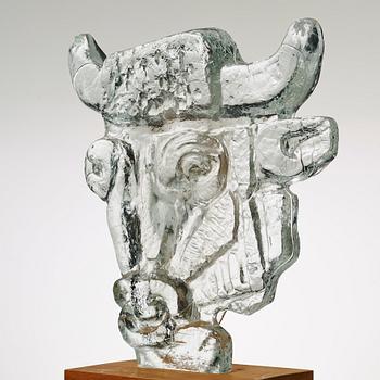 Edvin Öhrström, a cast glass sculpture of a bull's head, Lindshammar, Sweden 1950's.