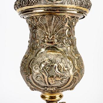 Cup with lid, Historismus, probably 19th century, indistinct silver stamps, weight 1154 grams.