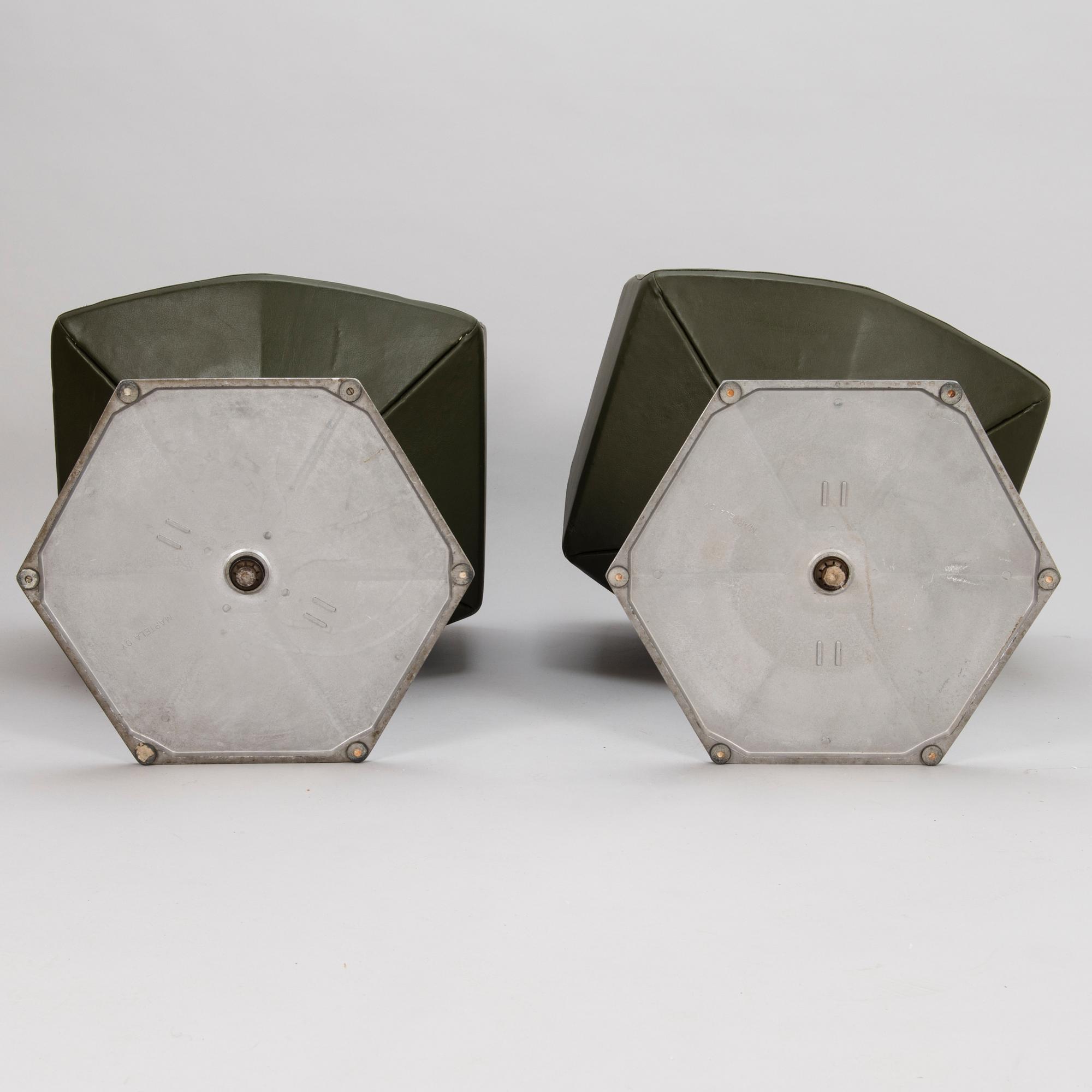 VOITTO HAAPALAINEN, fåtöljer, ett par, "Prisma" Martela 1970-tal.