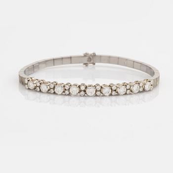 Brilliant cut diamond bracelet.