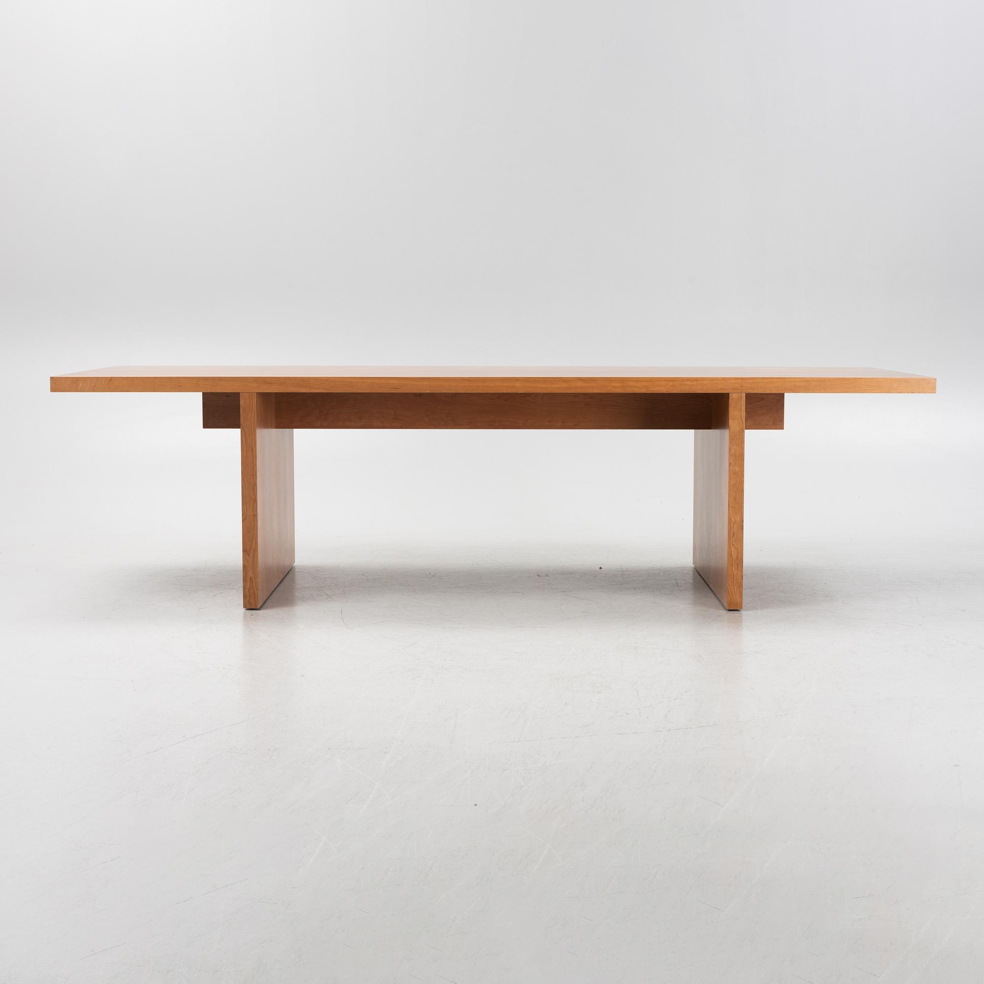 Joyn Studios, dining table.