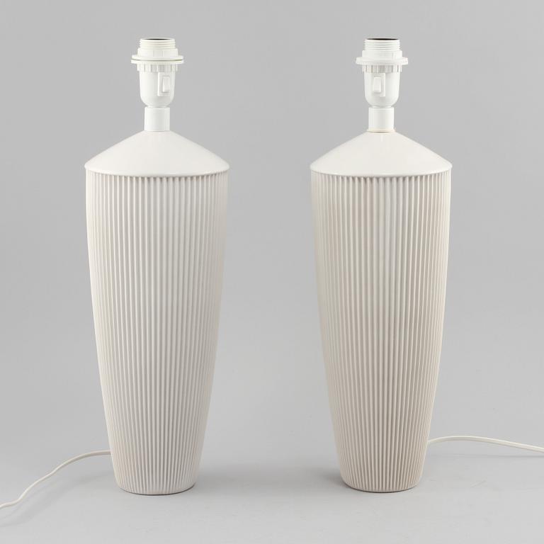 BORDSLAMPOR, ett par, Pentik, 2000-tal.