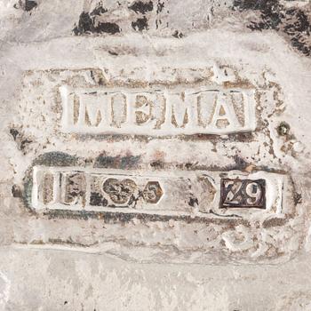 A Theresia Hvorslev pendant in sterling silver with a silver chain.