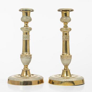 Ljusstakar, 2 par, sent 1800-tal/1900-tal samt 1900-tal.