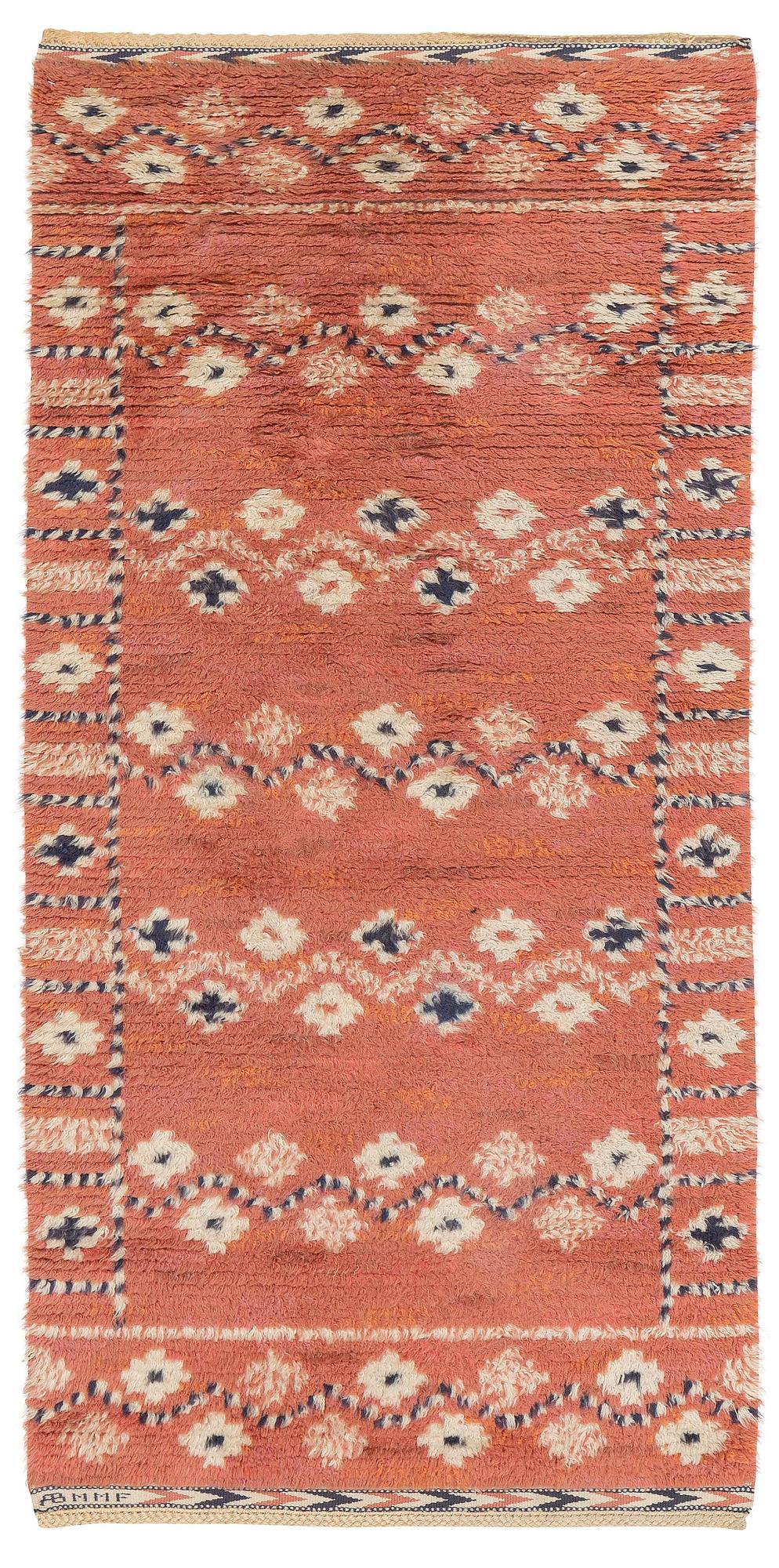 Märta Måås-Fjetterström, matta, 'Röda slingan', rya, c. 204 x 102 cm, signerad AB MMF.