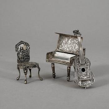 PARTI SILVER, 3 st, möjligen bland annat Frankrike, 1800-och 1900-tal. Vikt ca 110 g.