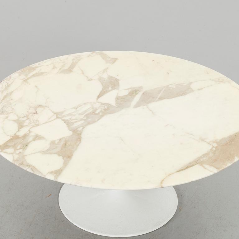 EERO SAARINEN, soffbord "Tulip" Knoll International 1900-talets senare del.