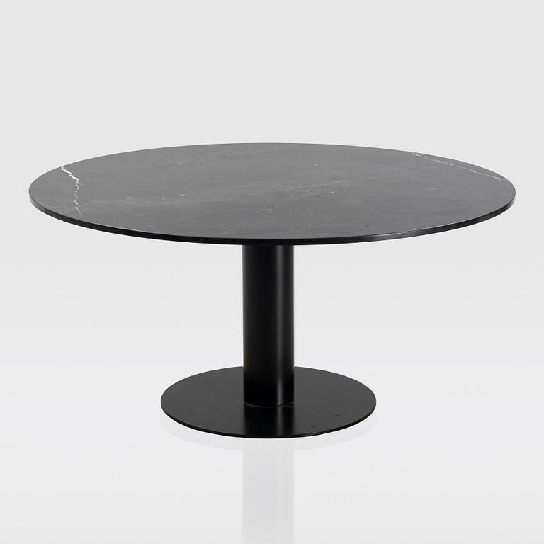 Komplot Design, matbord, "Gubi 2.0", Gubi, Danmark.