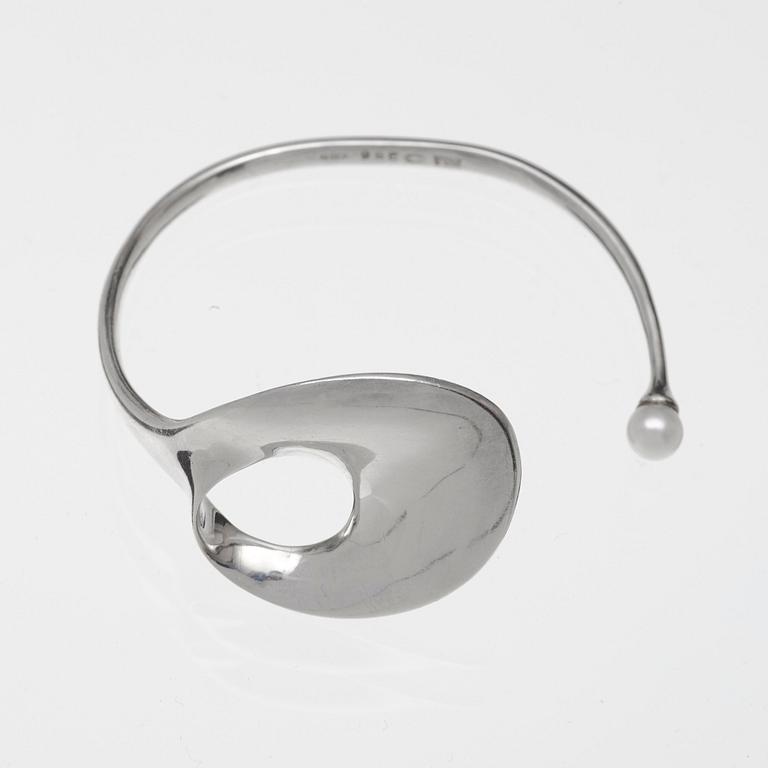 VIVIANNA TORUN BÜLOW HÜBE, armring och örhängen, ett par, Georg Jensen, Köpenhamn efter 1945, sterling.