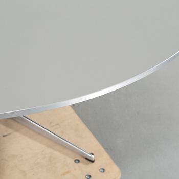 ARNE JACOBSEN, bord, "Cirkulär / A826,", Fritz Hansen, 2000-tal.
