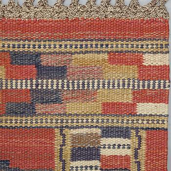 Märta Måås-Fjetterström, a carpet, "Röda åttan", flat weave, ca 295-297 x 205,5-209 cm, signed MMF.