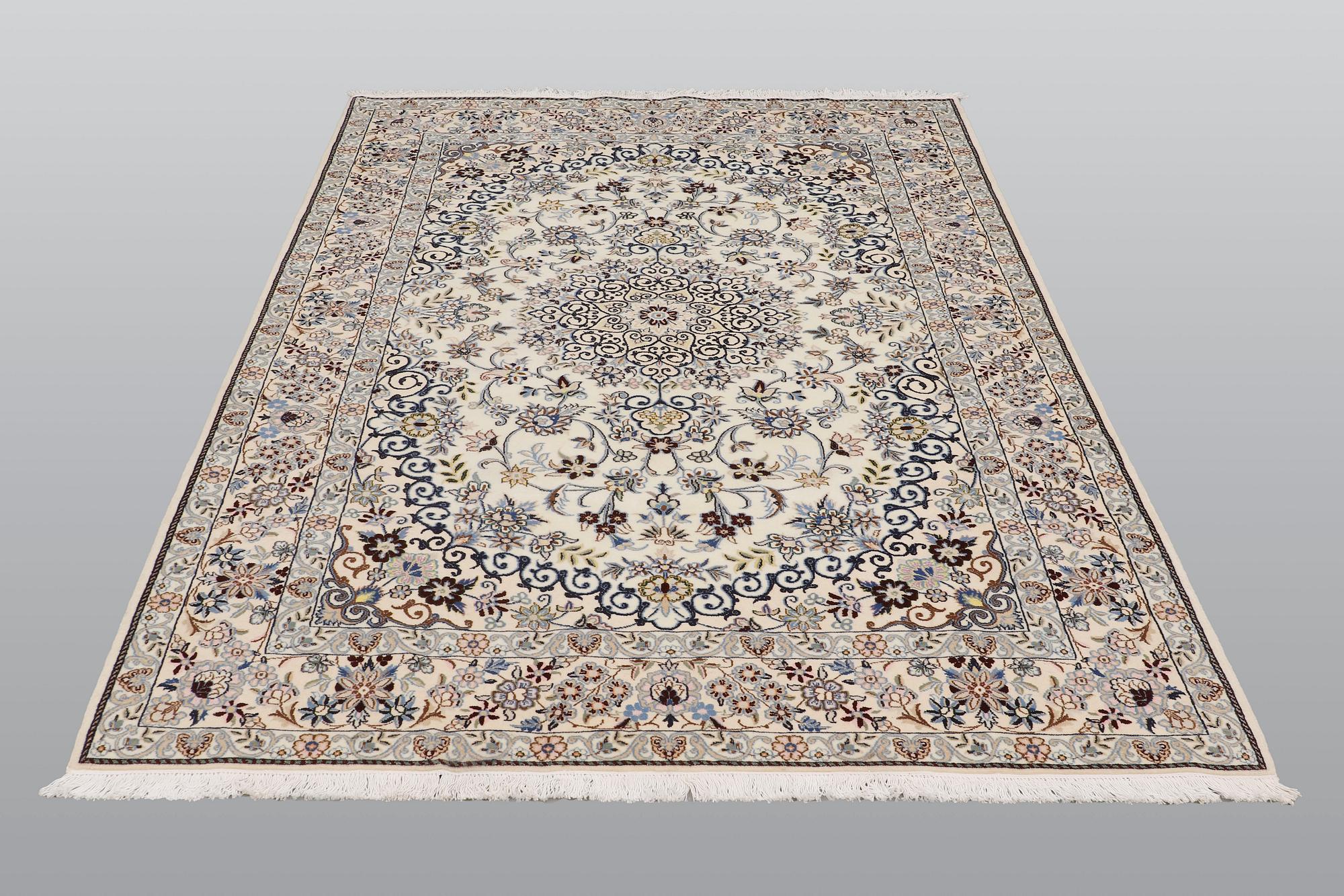 Matta, Nain part silk s.k 9LAA, ca   260 x 175 cm.