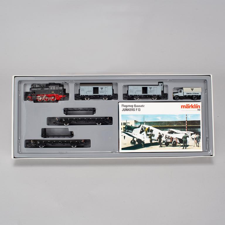 MÄRKLIN, a collection of H0 locomotives and wagons from the second half of the 20th century.