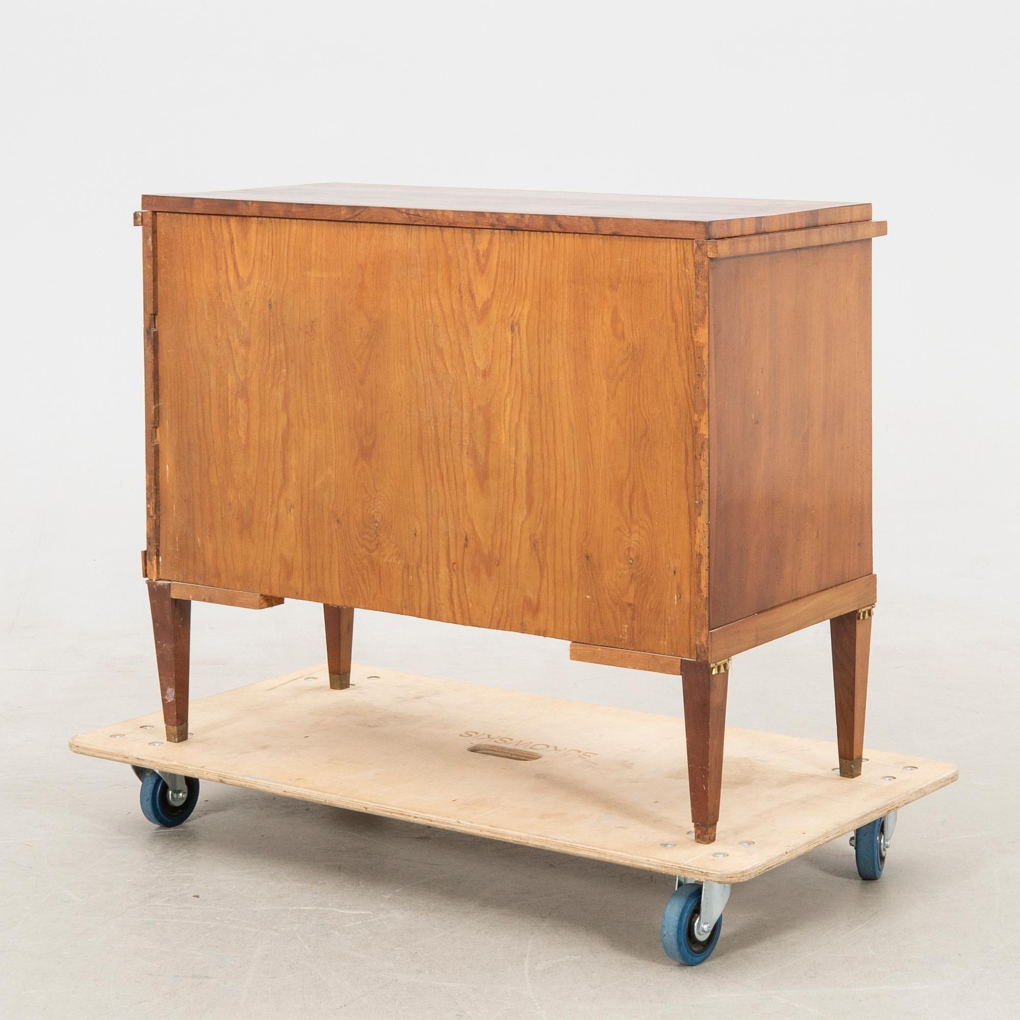 Chest of drawers, Gustavian style 19th century.