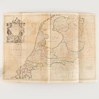 Atlas with 32 engraved maps.