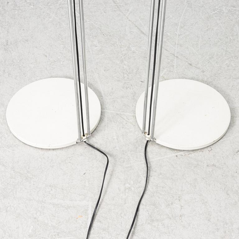 Per Sundstedt, golvlampor, ett par,  samt bordslampa, "Mars", Kosta Lampan, resp Ateljé Lyktan, sent 1900-tal.