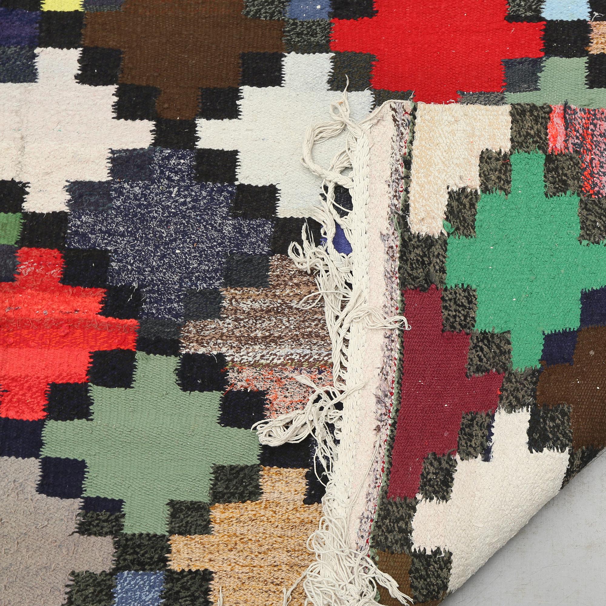 MATTA, Kelim, modern tillverkning, 260 x 127 cm.