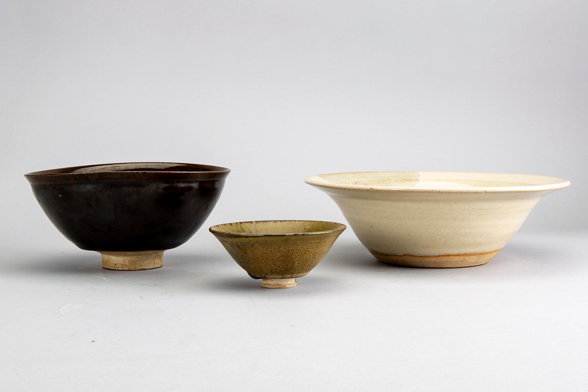 A Chinese vase and three bowls, 20th Century.