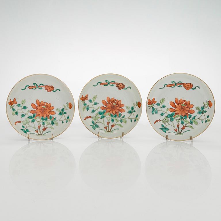 A set of three early 20th century porcelain plates, China.