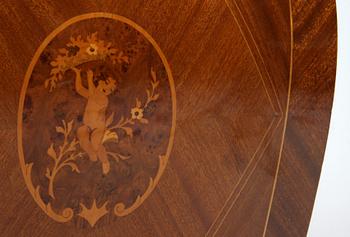 BYRÅ, rokokostil, 1900-tal.