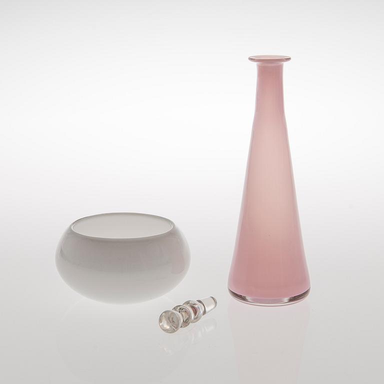 NANNY STILL, TULPALLINEN PULLO, "Tzarina", ja KULHO, lasia, signeeratut Nanny Still, Riihimäen Lasi Oy.