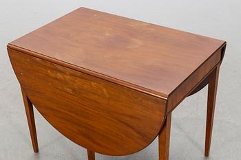 FRITS HENNINGSEN, a mahogany flap table mid 1900's.