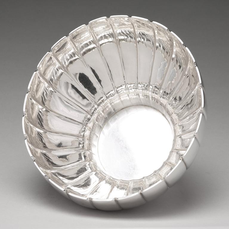 Sigvard Bernadotte, a sterling silver bowl, Sigvard Bernadotte Design, Helsingborg, Sweden 1982.