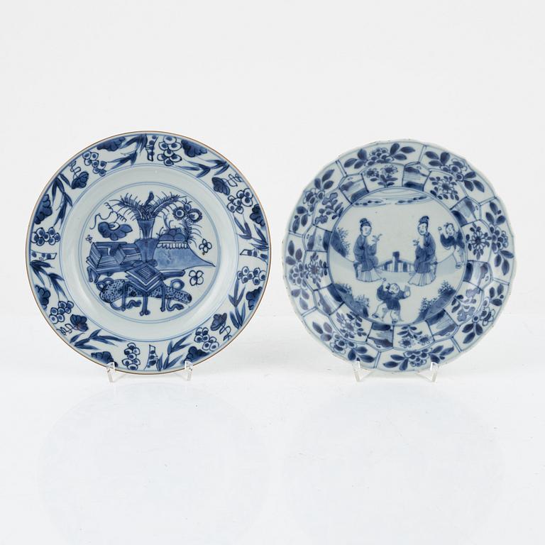 Six Chinese porcelain plates, 18th-19th century.