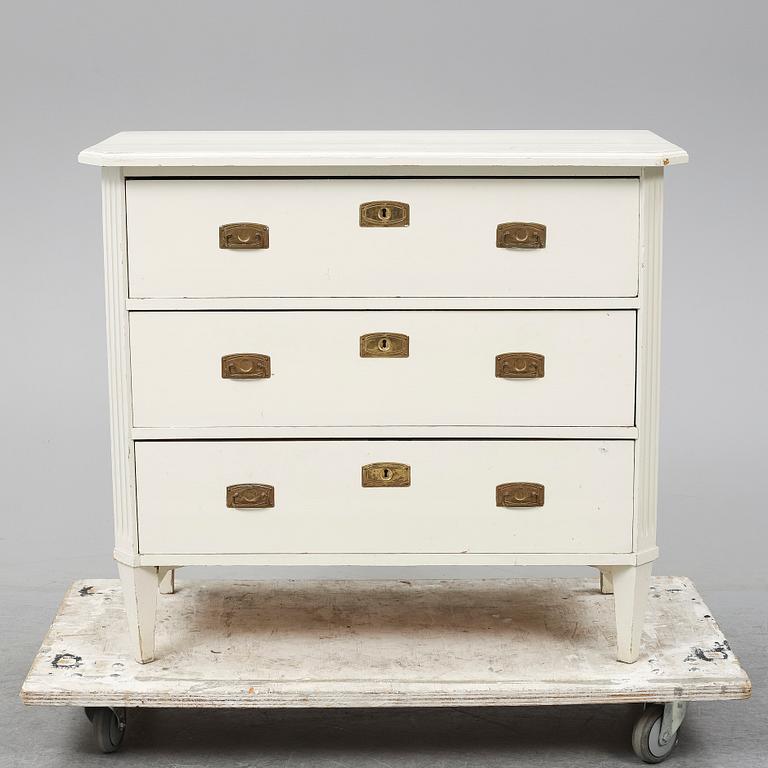 A first half of the 20th Century Gustavians style chest of drawers.