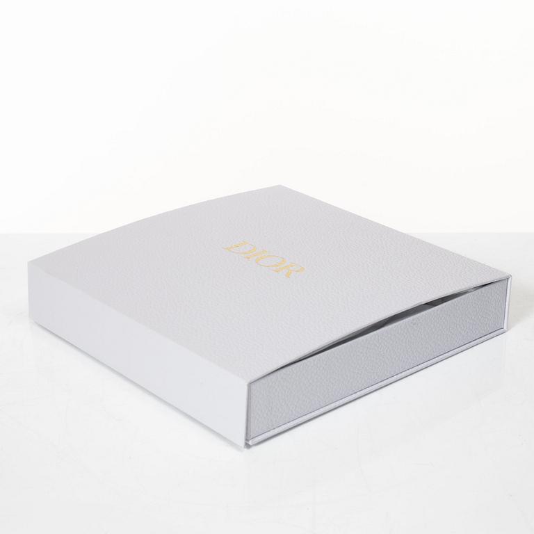 Christian Dior, puzzle, 500 pieces.