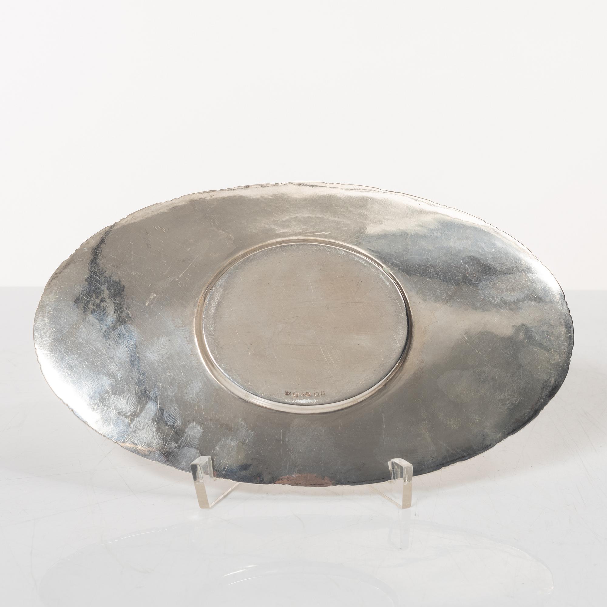 A Swedish silver sauce boat, marks of C.G. Hallberg, Stockholm 1926.