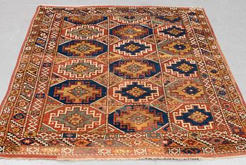 A rug, antique Bergama, ca 199-202 x 154-158 cm (and 2,5-3 cm "flat weave" at the ends),