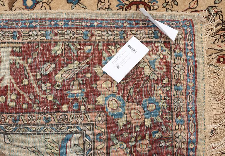 SEMI-ANTIQUE KASHAN PROBABLY. 205 x 138,5 cm.