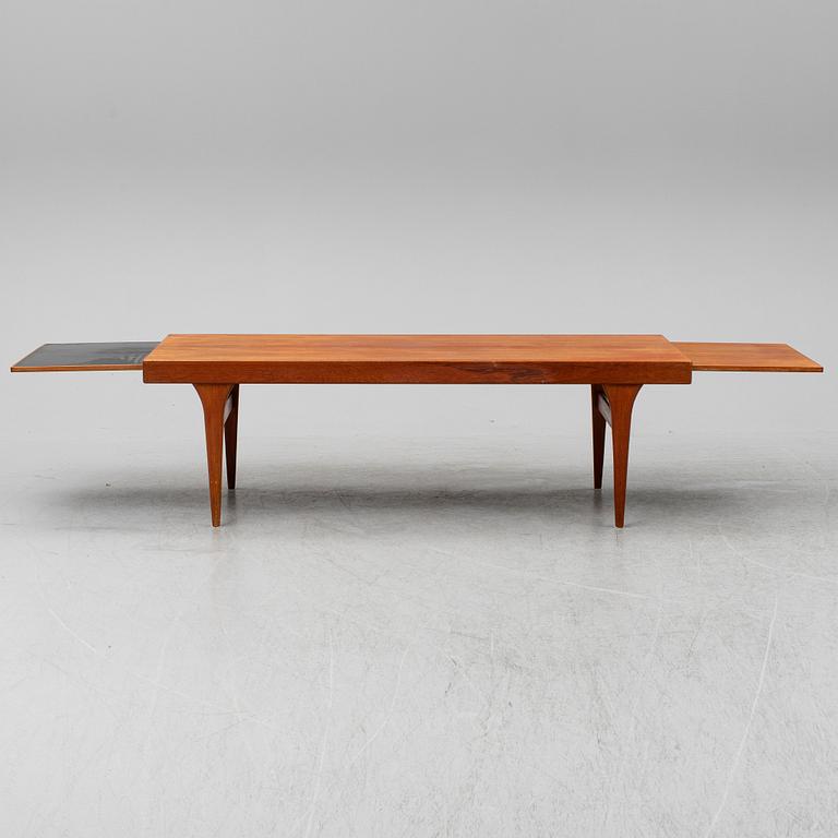 JOHANNES ANDERSEN, a teak veneered coffee table from CFC, Silkeborg, Denmark, 1950's/60's.