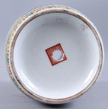 VAS, porslin, Kina, republik, 1900-tal.