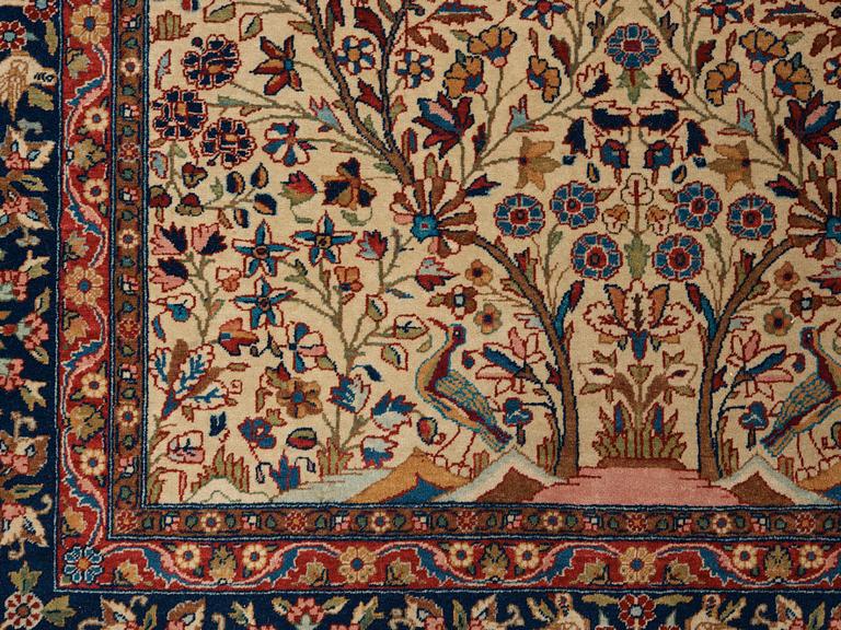 A RUG. A semi-antique Kashan, a so called Dabir. 206 x 137 cm.