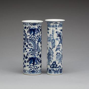 VASER, 2 st, porslin, Kina, 1800-talets andra hälft.