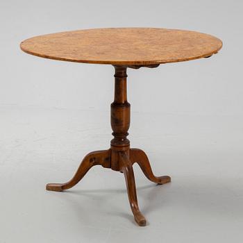 An alder veneered table by J. Sjölin (master 1767-1785).