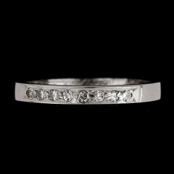 RING, 18k vitguld med 8 åttkantslipade diamanter, Ceson, Göteborg, 1965. Vikt 3 g.