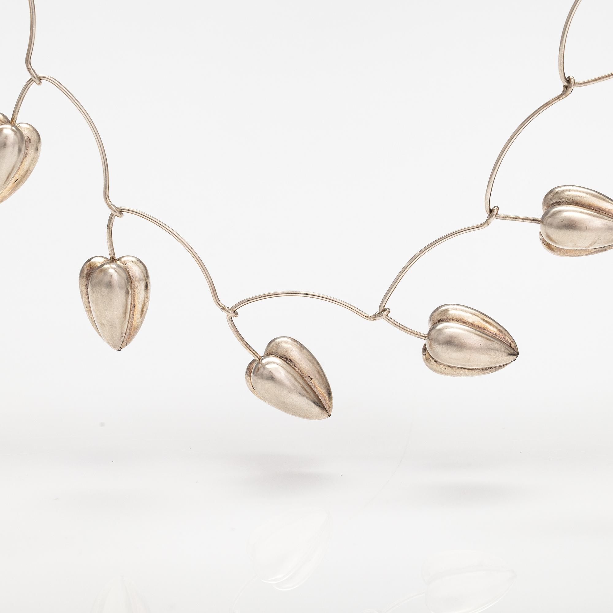 A sterling silver necklace. Asta Design, Helsinki 2000.