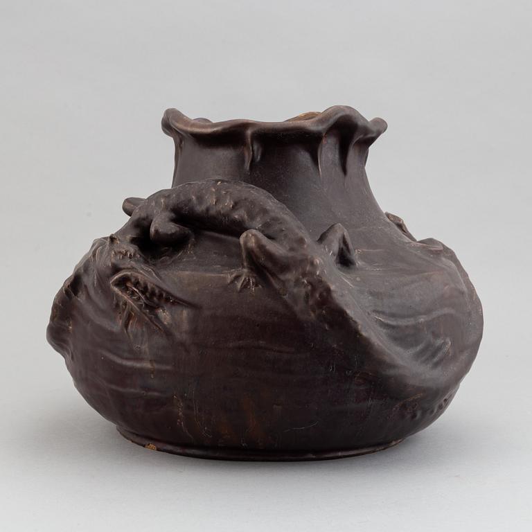 Höganäs, an Art Nouveau glazed ceramic vase, early 20th century. Decor with  lizards.