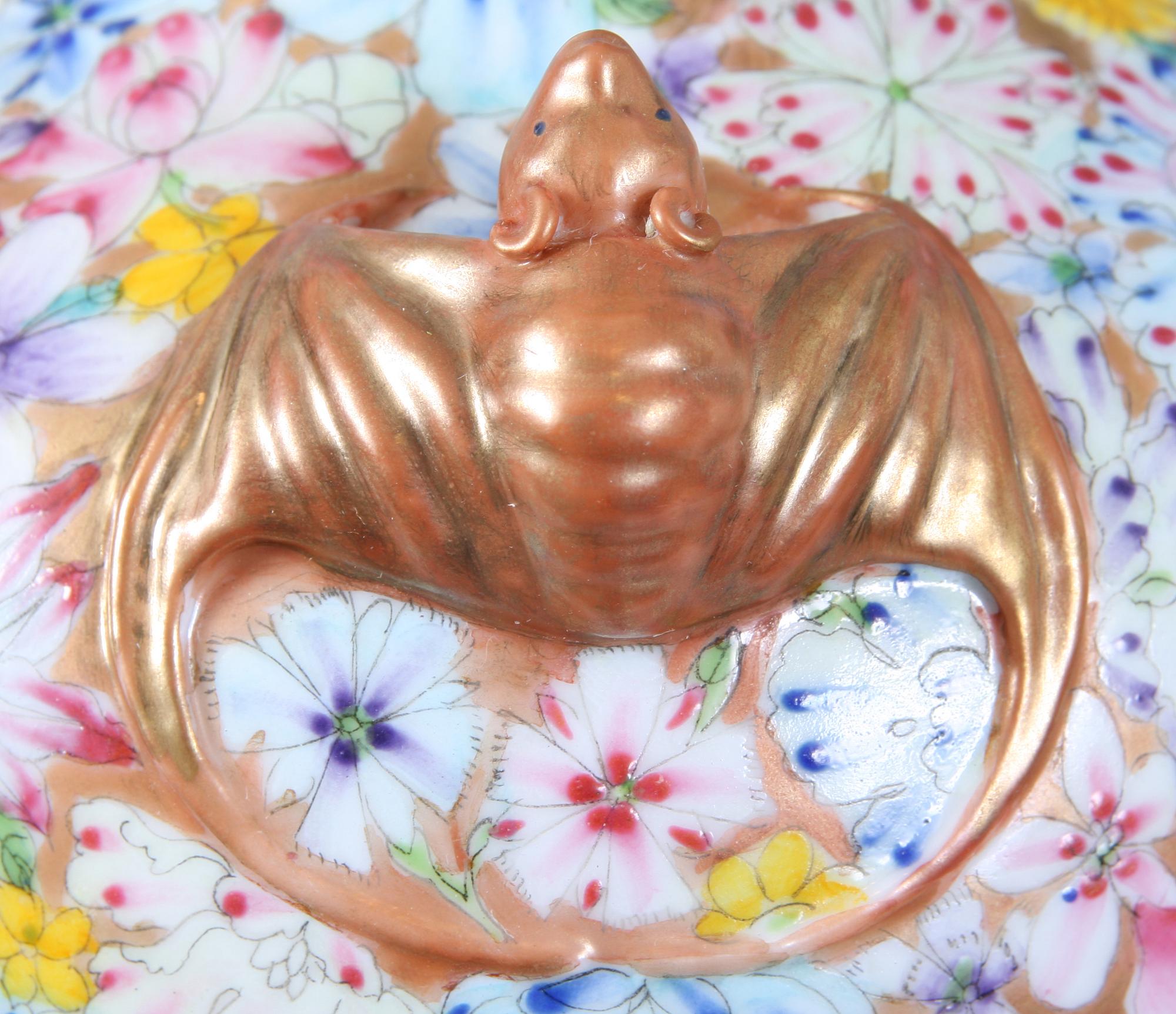 URNA, porslin, Kina, millefiori-dekor, 1900-tal.